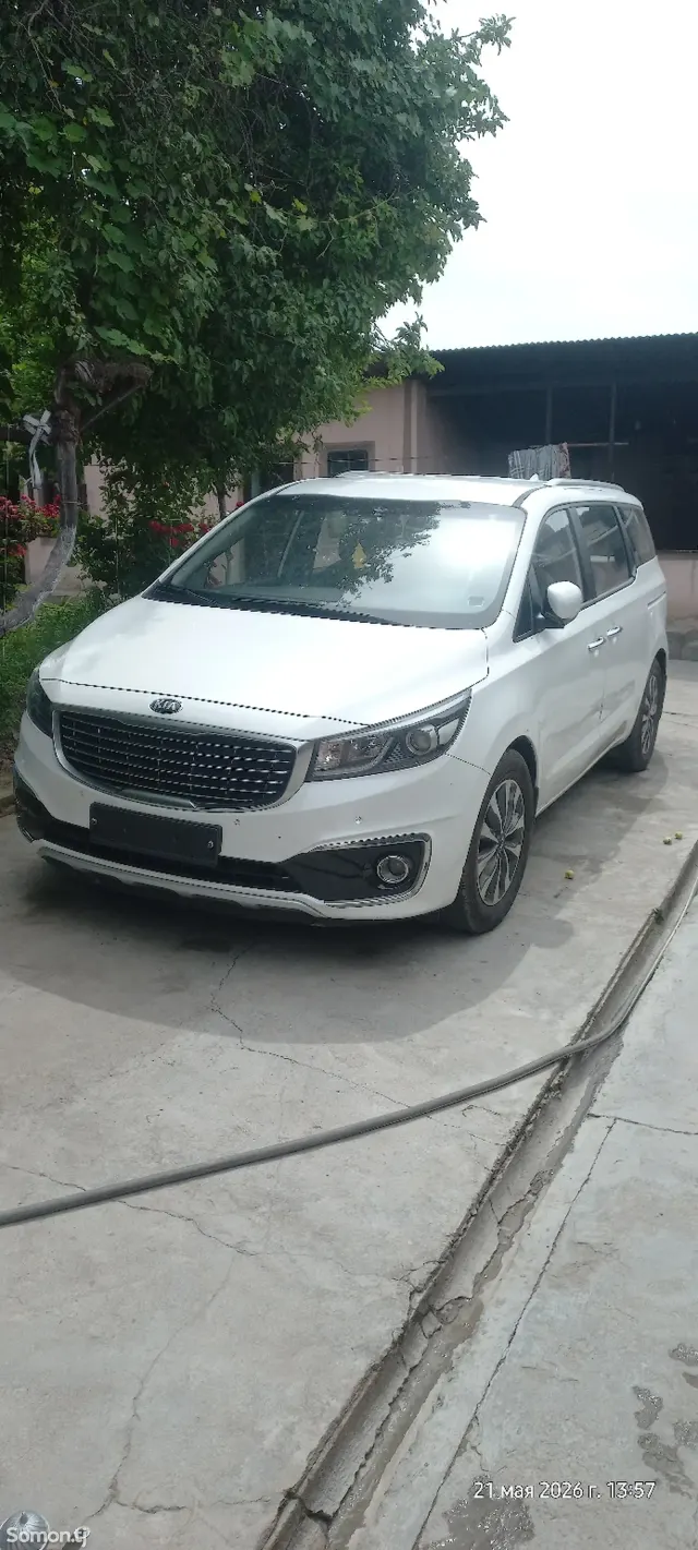 Kia Carnival 2016 · 2.2 AT