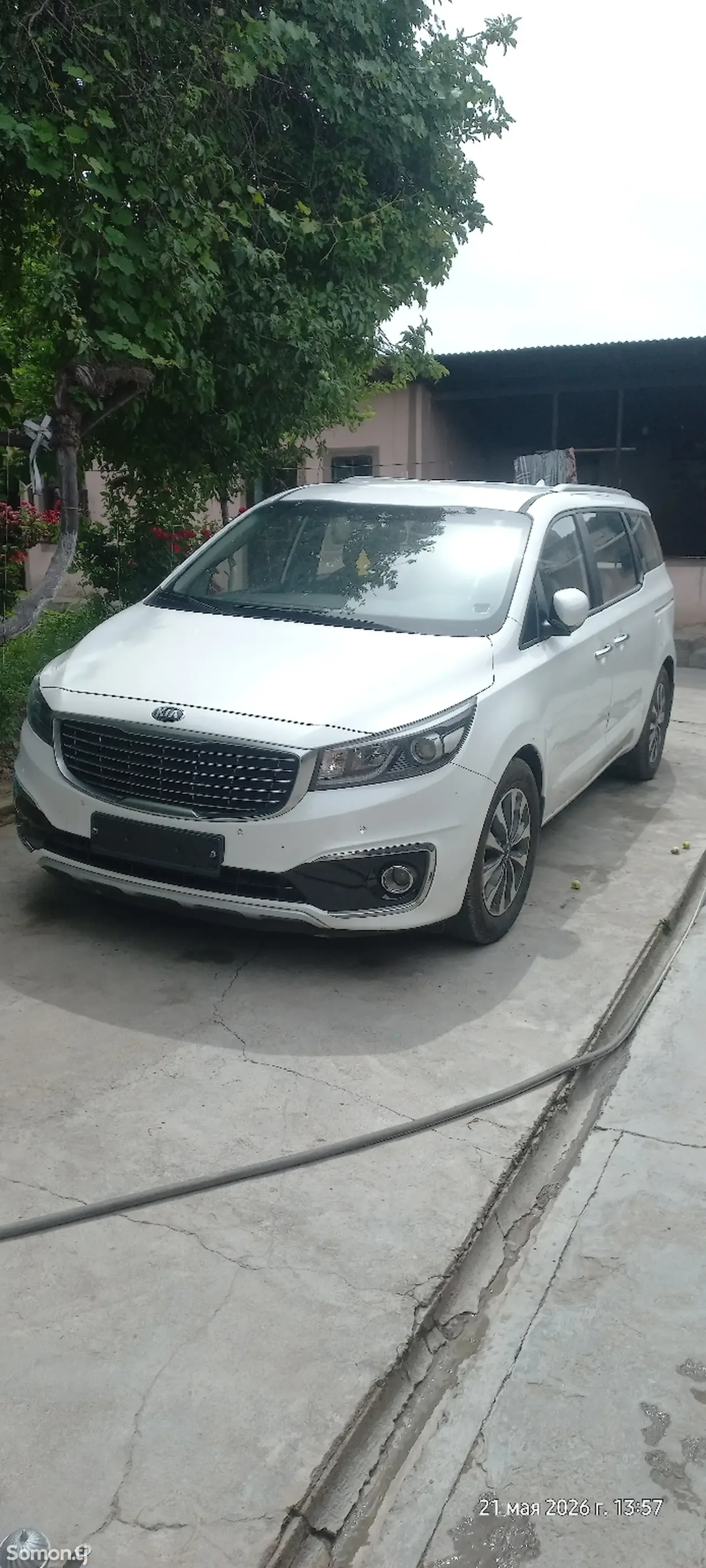 Kia Carnival 2016 · 2.2 AT