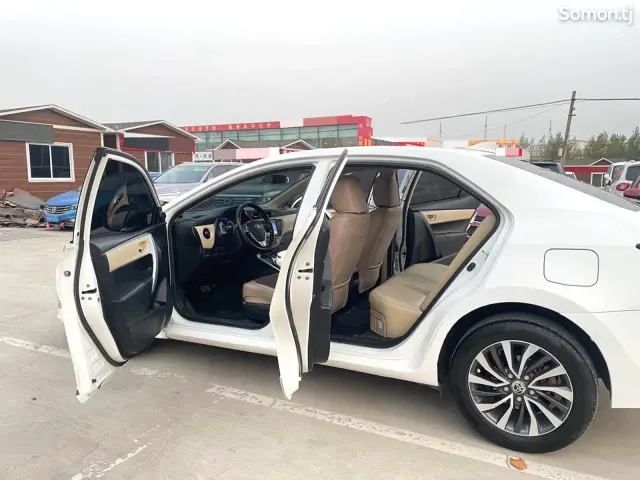 Toyota Corolla 2018 · 1.8 AT