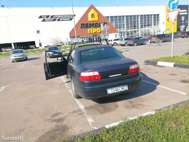 Opel Omega 2002 · 2.0 MT