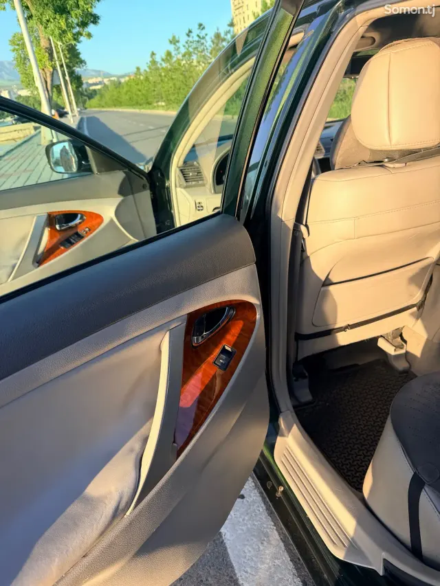 Toyota Camry 2011 · 2.5 AT