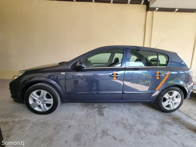 Opel Astra H 2007 · 1.6 MT