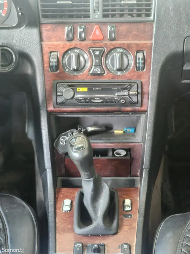 Mercedes-Benz C class 1998 · 2.2 MT