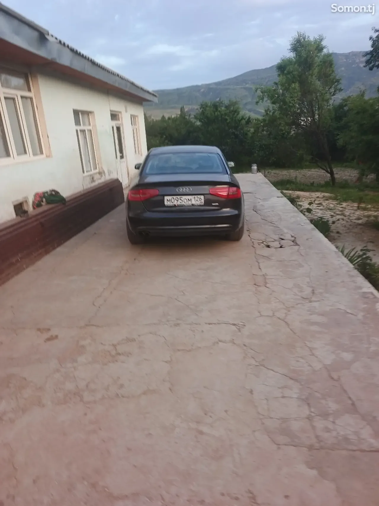 Audi A4 2013 · 1.8 AT