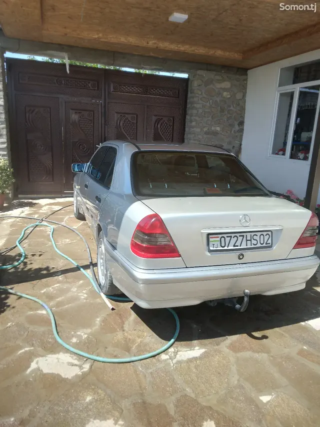 Mercedes-Benz C class 1996 · 2.5 AT