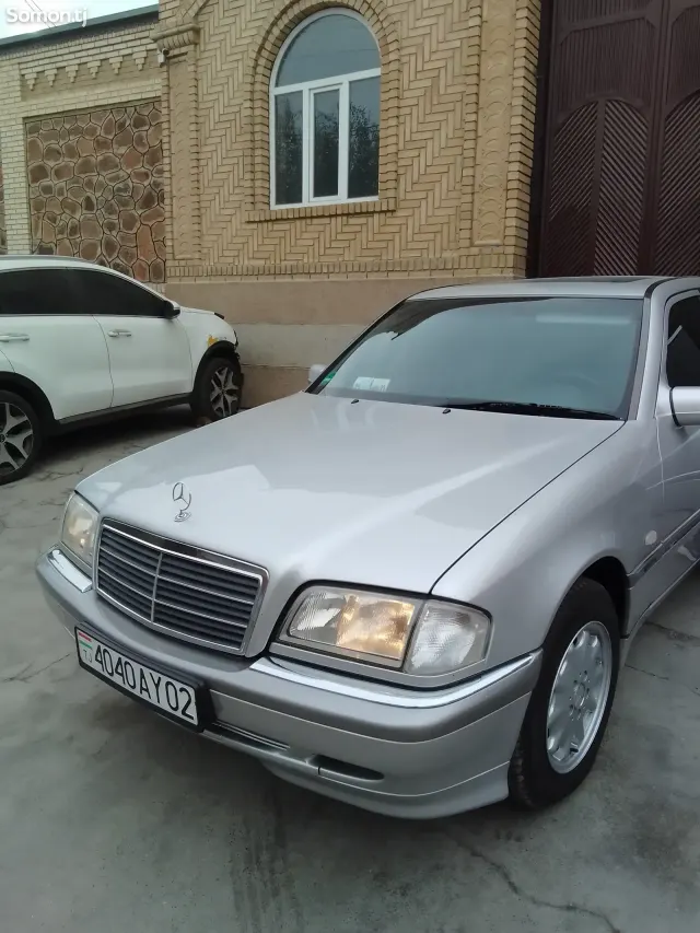 Mercedes-Benz C class 1999 · 2.4 AT