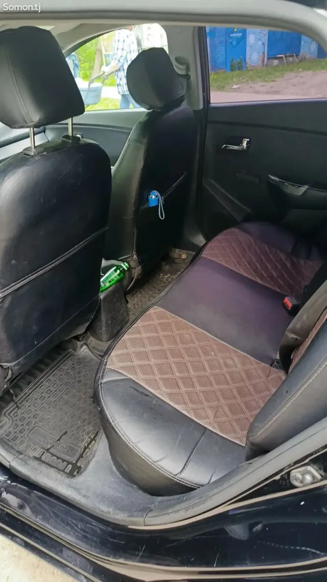 Kia Rio 2015 · 1.4 AT