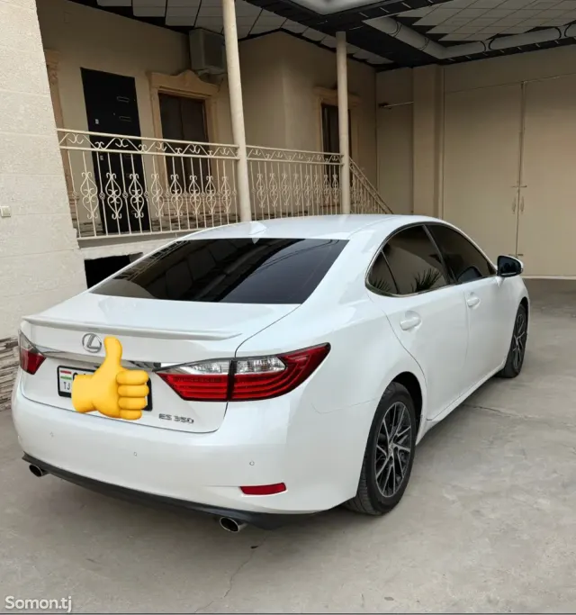 Lexus ES series 2015 · 3.5 AT