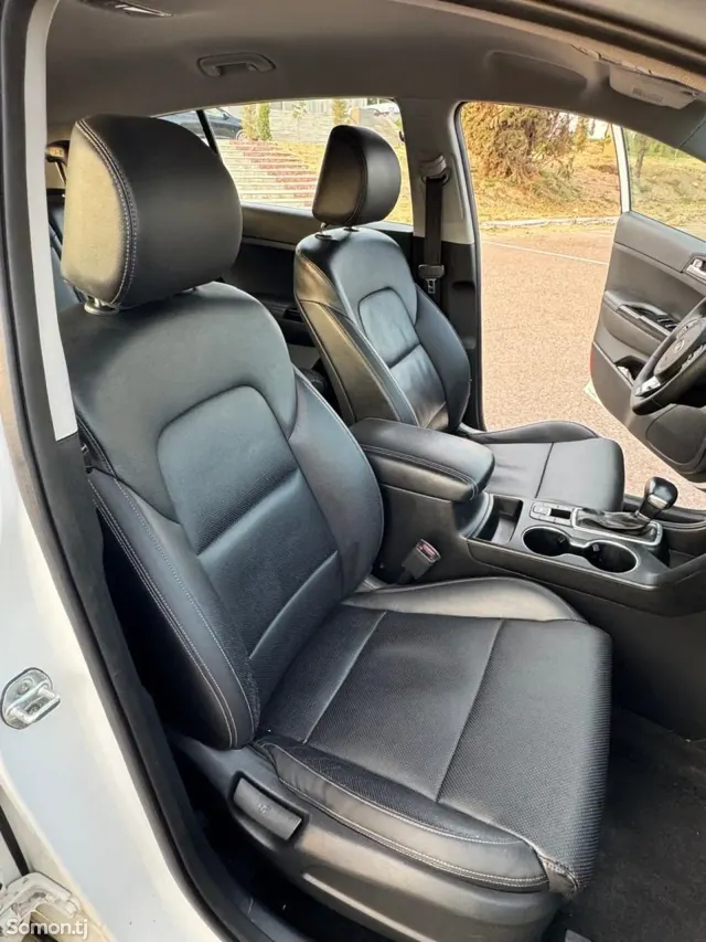 Kia Sportage 2016 · 2.0 AT