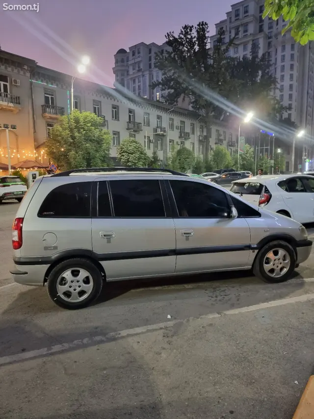 Opel Zafira 2000 · 1.8 AT