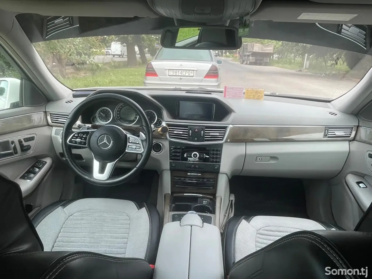 Mercedes-Benz E class 2010 · 3.5 AT