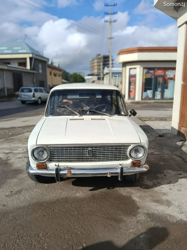 Lada (ВАЗ) 2102 1985 · 1.0 MT