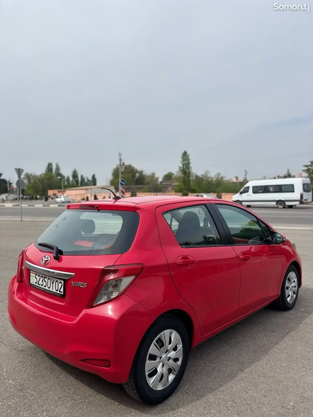 Toyota Yaris 2011 · 1.1 MT