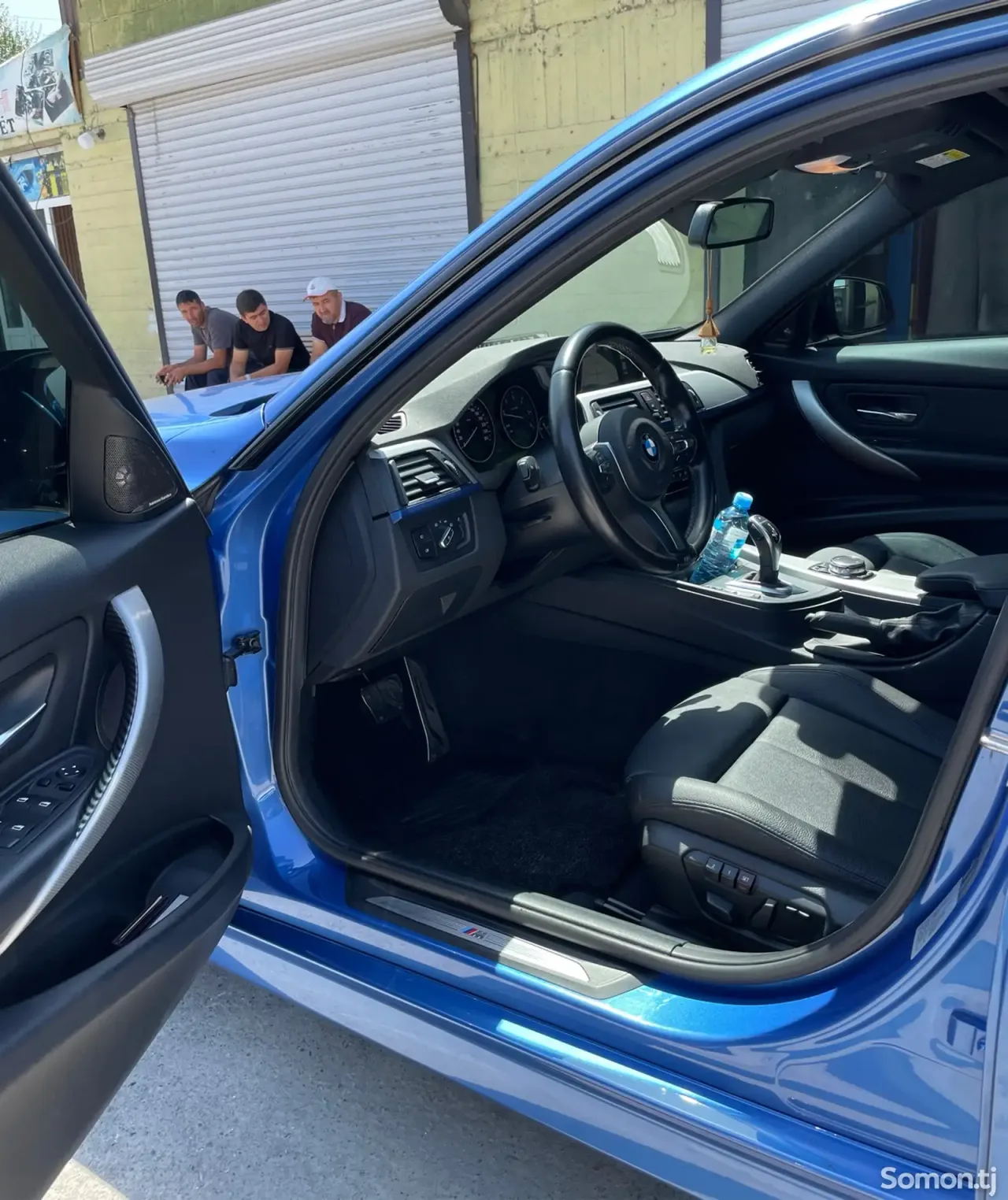 BMW 3 series 2016 · 2.0 AT