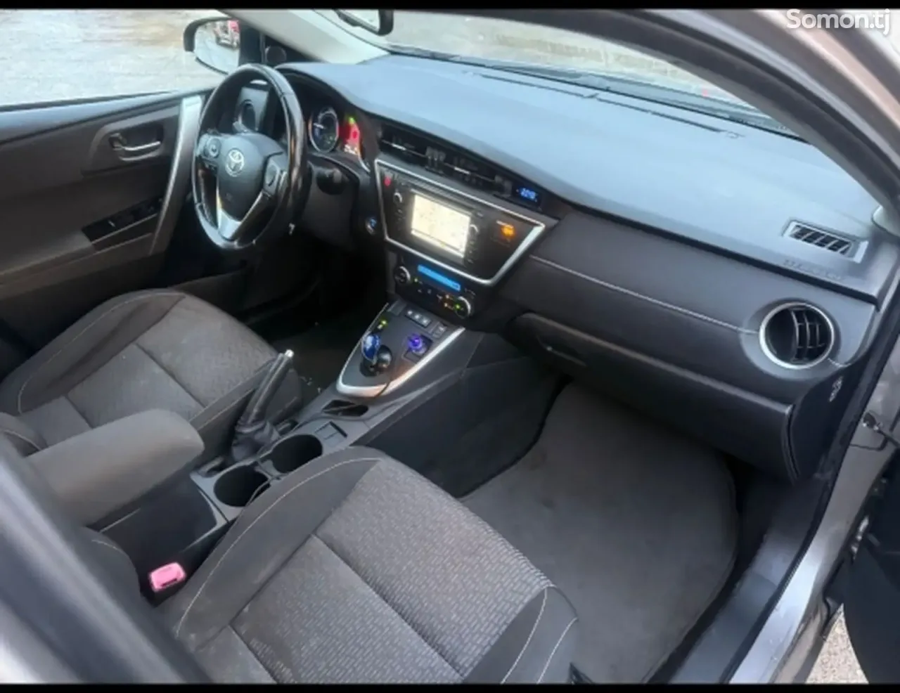 Toyota Auris 2014 · 1.8 AT
