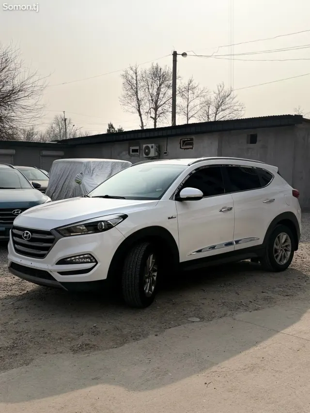 Hyundai Tucson 2016 · 1.6 AT