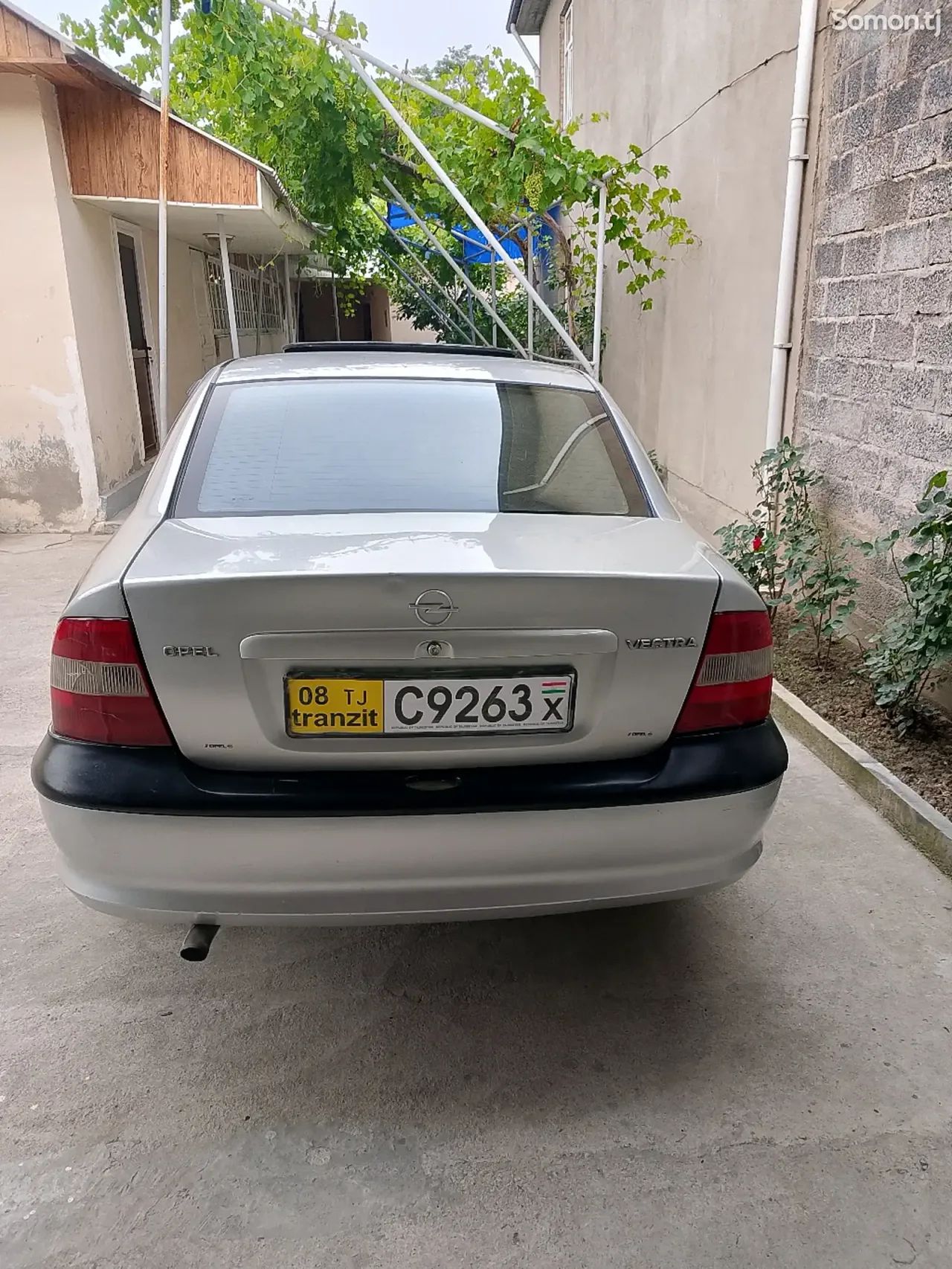 Opel Vectra B 1997 · 1.6 MT