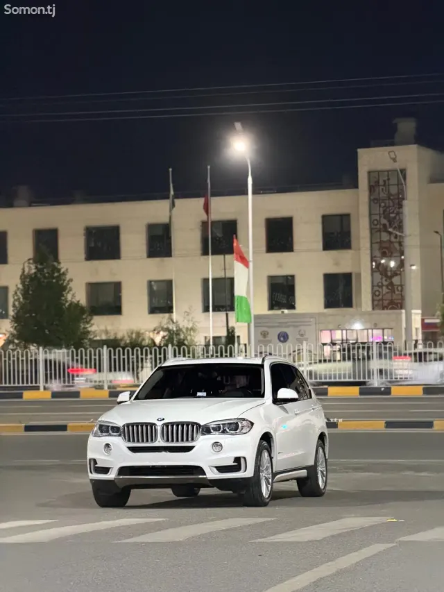 BMW X5 2015 · 3.0 AT