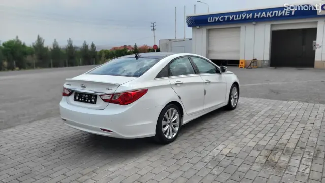 Hyundai Sonata 2012 · 2.0 AT