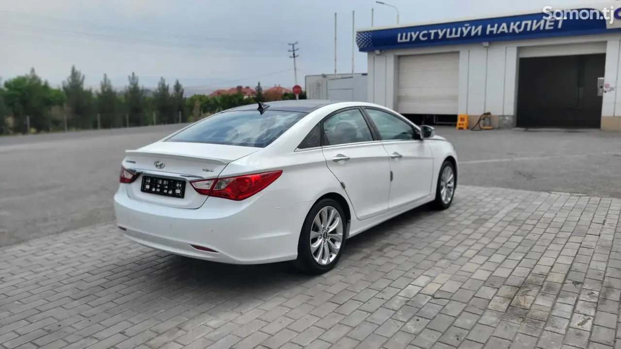 Hyundai Sonata 2012 · 2.0 AT
