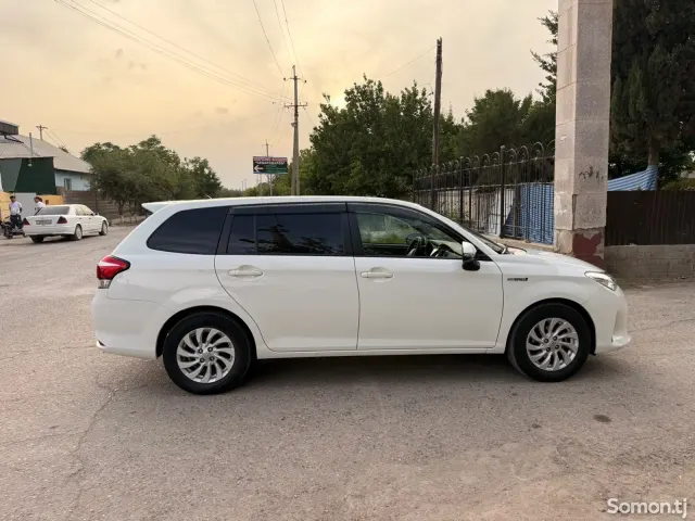Toyota Fielder 2017 · 1.5 AT