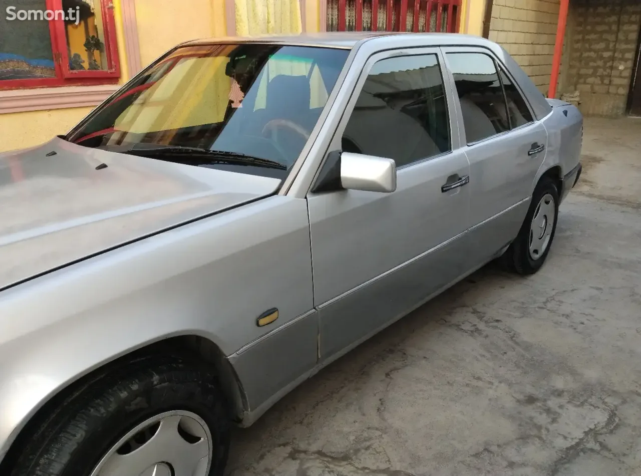 Mercedes-Benz W124 1991 · 2.0 MT