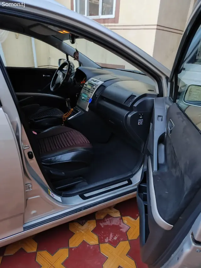 Toyota Verso 2006 · 1.8 MT