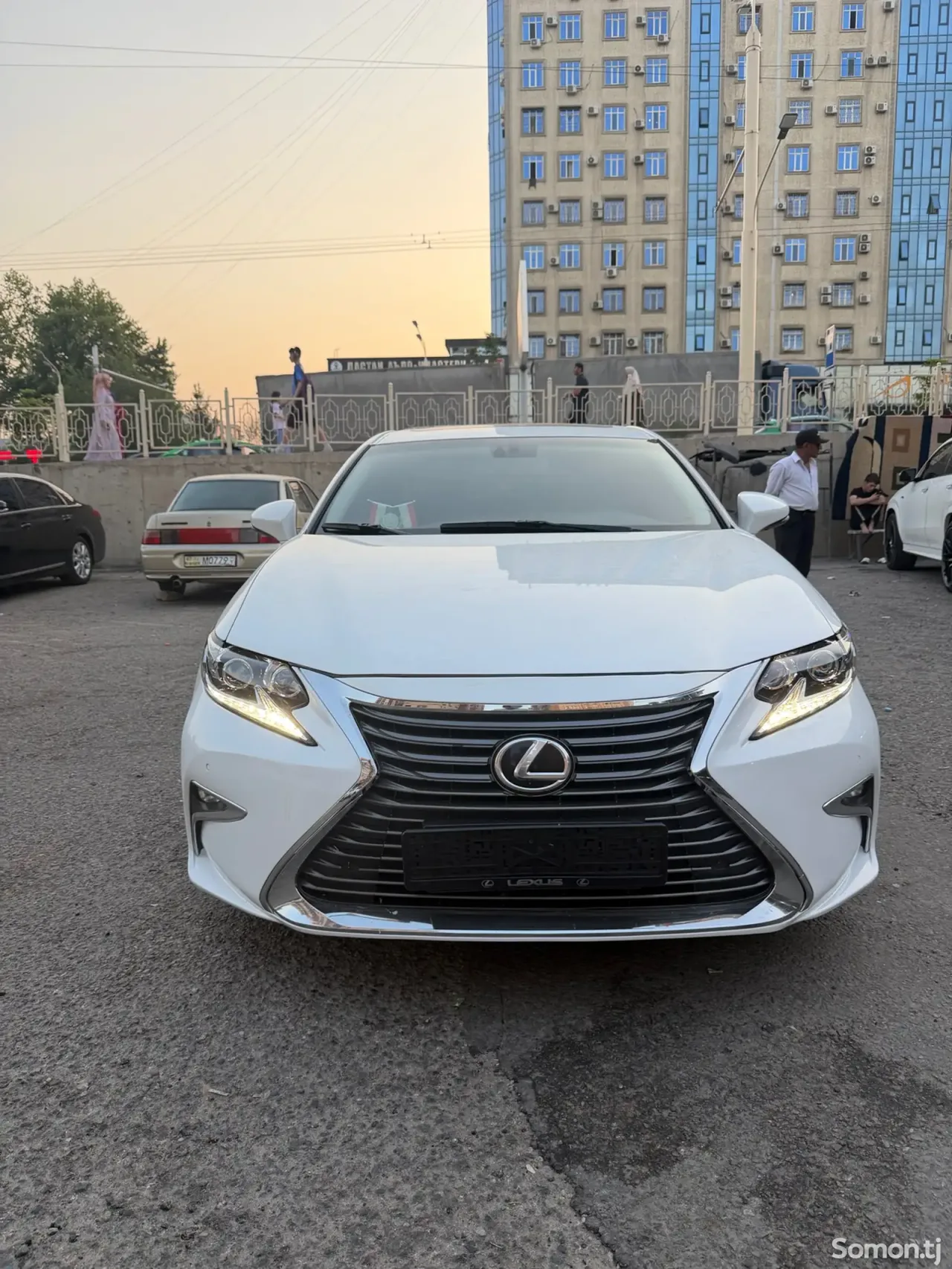 Lexus ES series 2014 · 3.5 AT