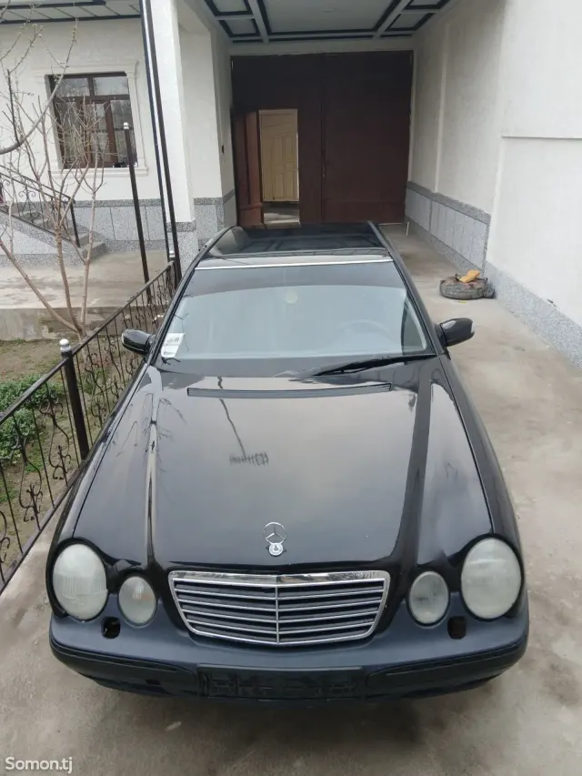 Mercedes-Benz E class 2000 · 2.0 AT