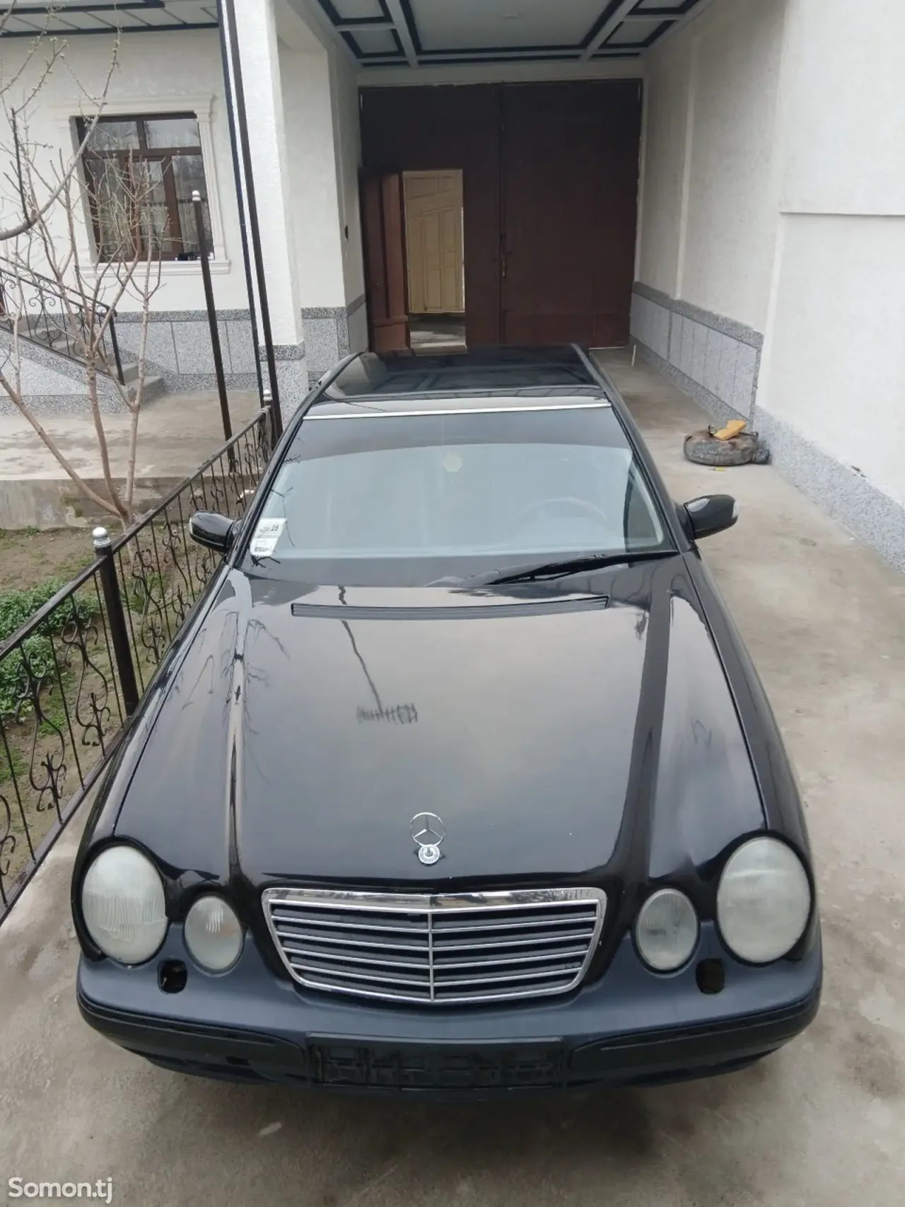 Mercedes-Benz E class 2000 · 2.0 AT
