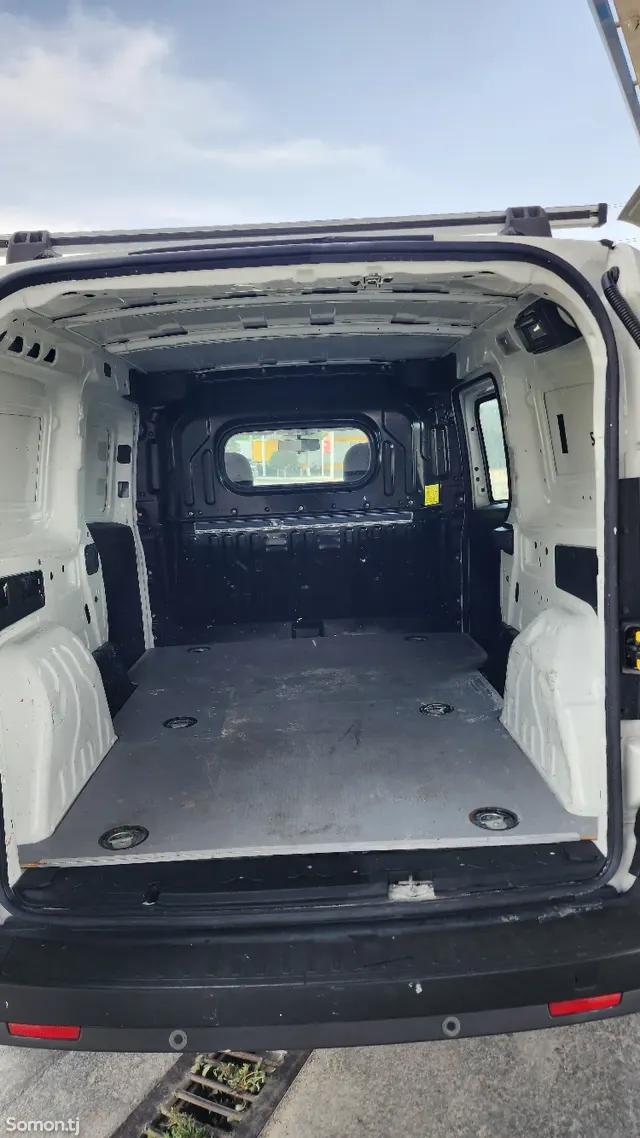 Opel Combo 2016 · 1.3 MT