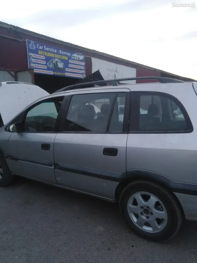 Opel Zafira 2000 · 1.8 MT