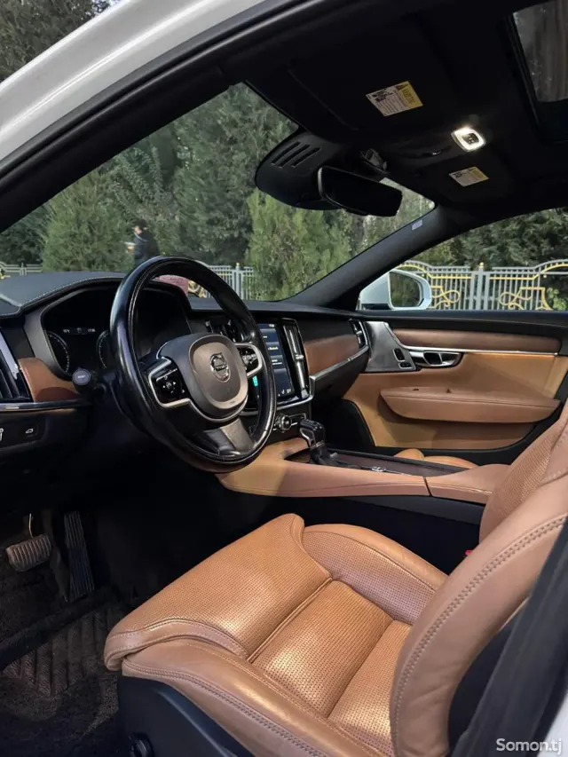 Volvo S90 2017 · 2.0 AT