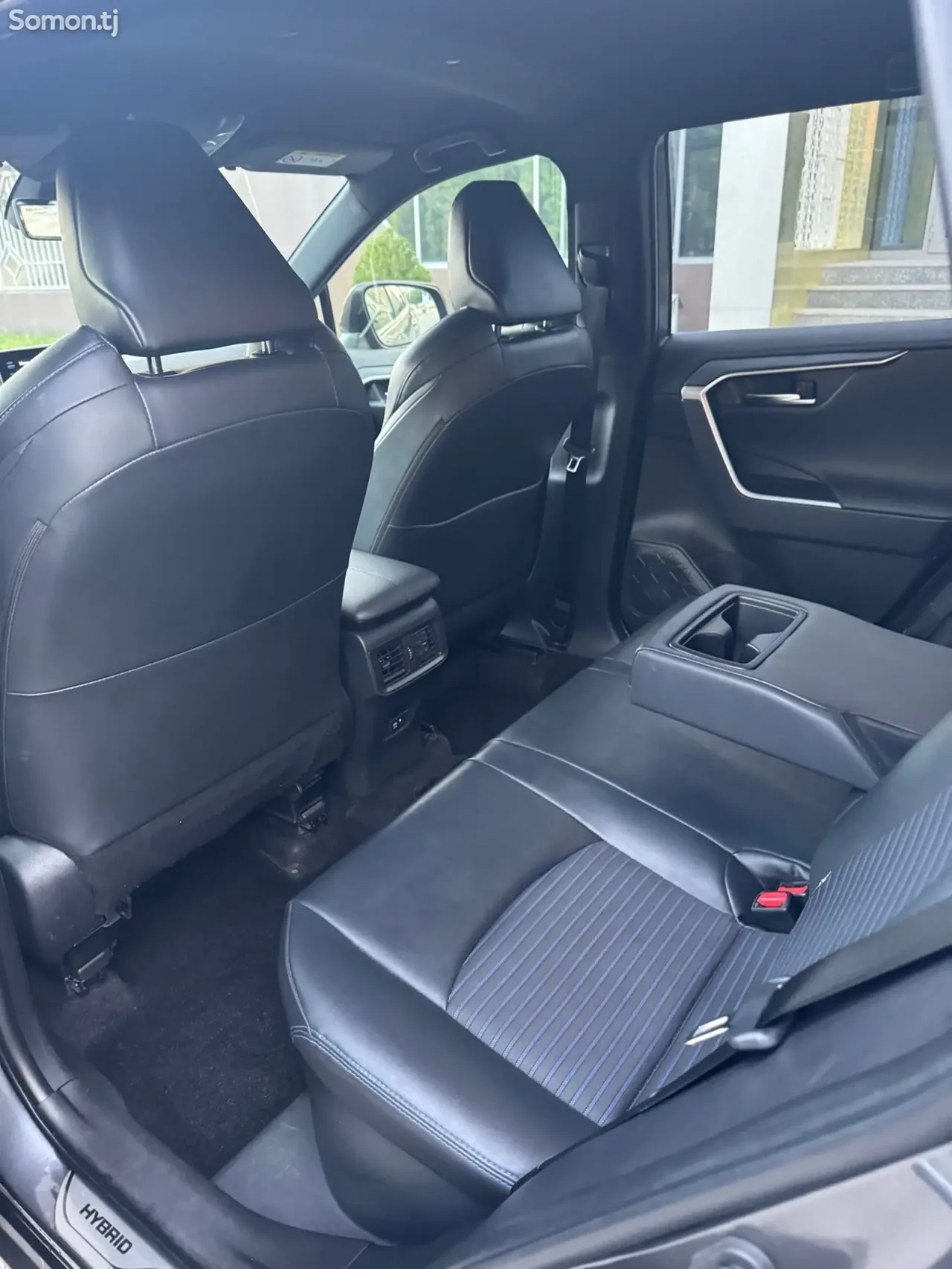 Toyota RAV 4 2020 · 2.5 AT