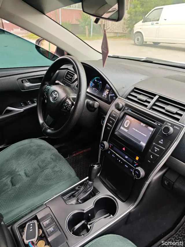 Toyota Camry 2015 · 2.5 AT