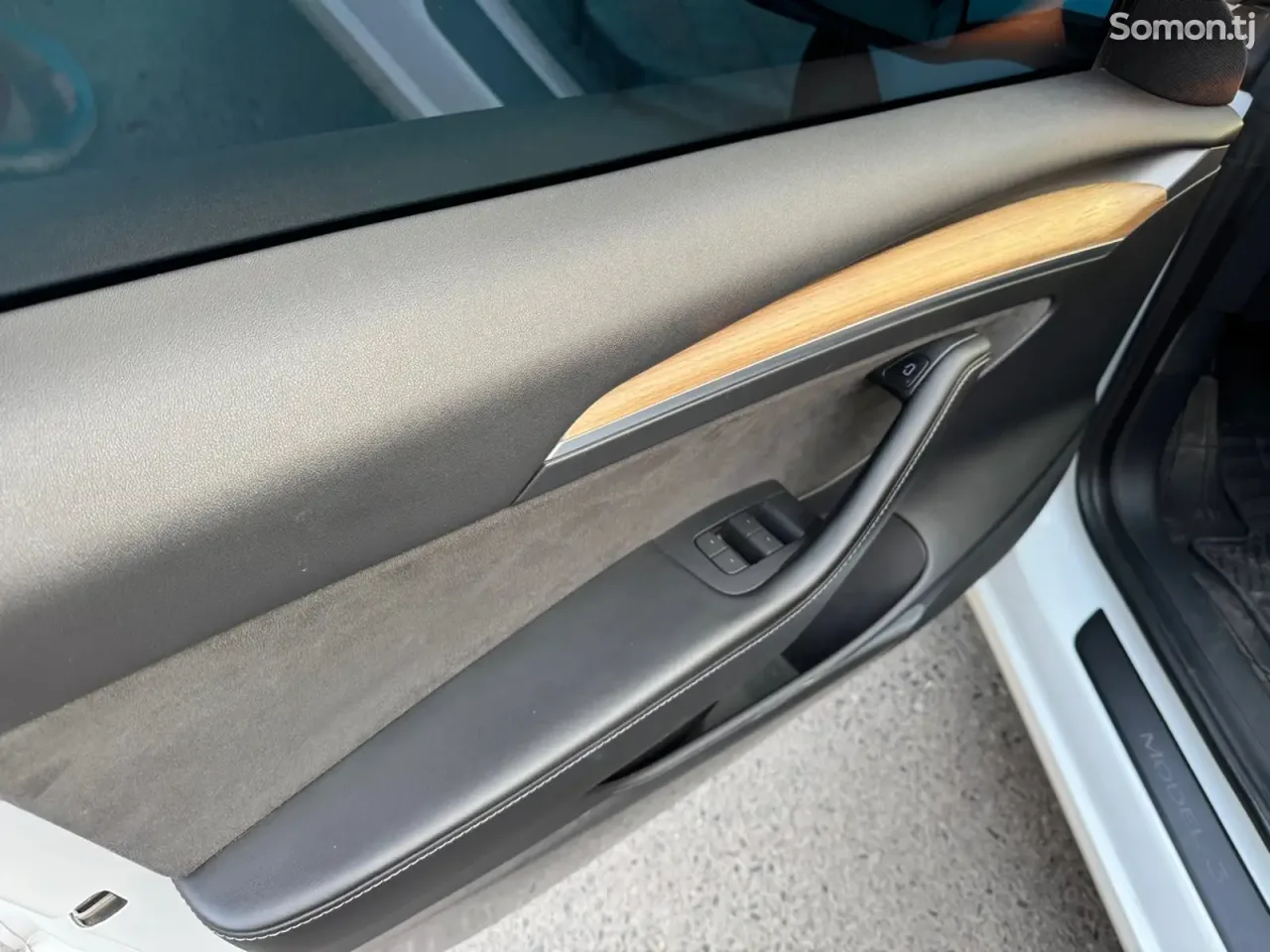 Tesla Model 3 2022 · AT