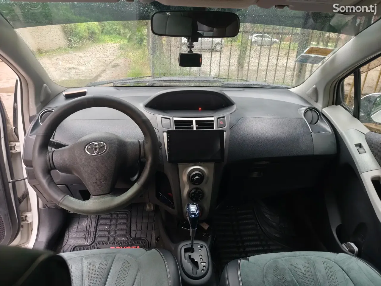 Toyota Vitz 2009 · 1.5 AT