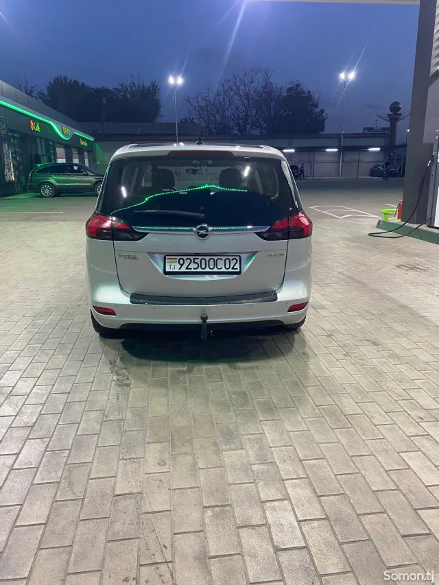 Opel Zafira 2014 · 1.6 MT