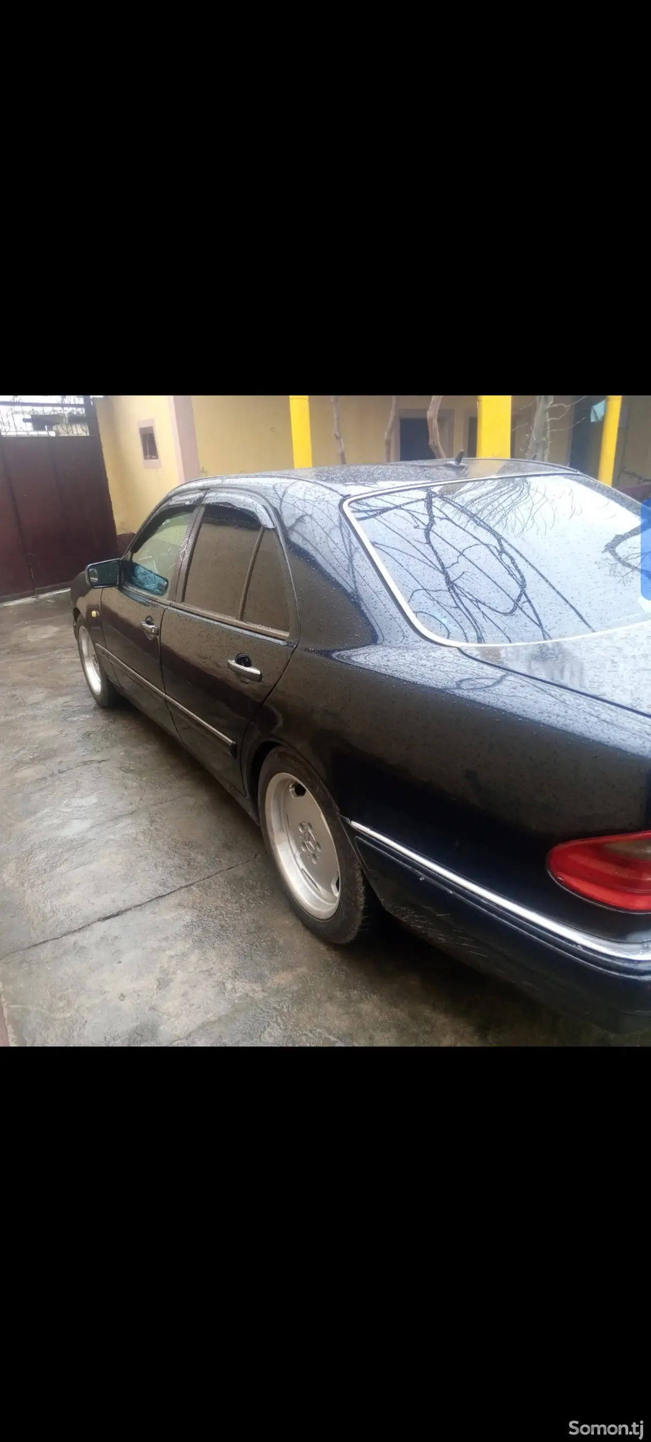 Mercedes-Benz E class 1997 · 2.3 AT
