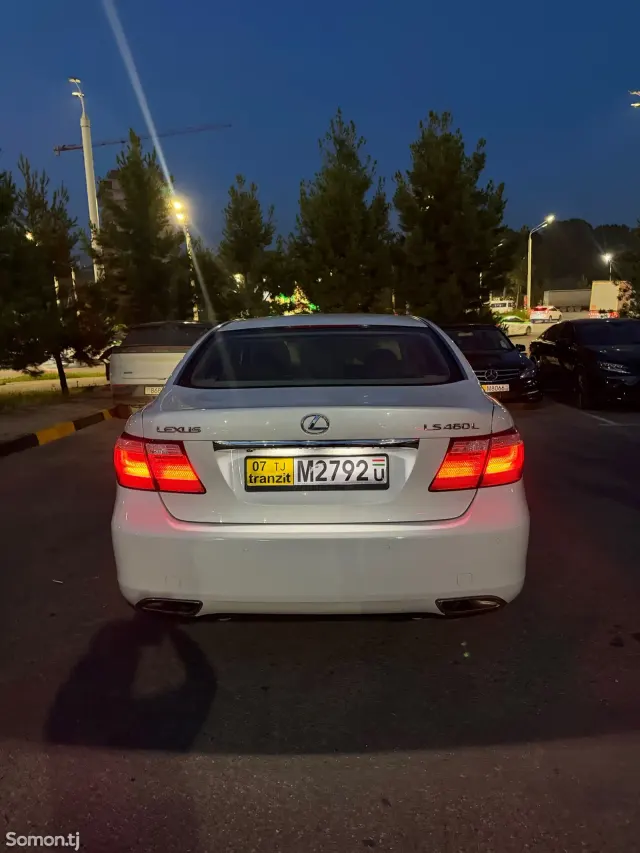 Lexus LS series 2009 · 4.6 AT