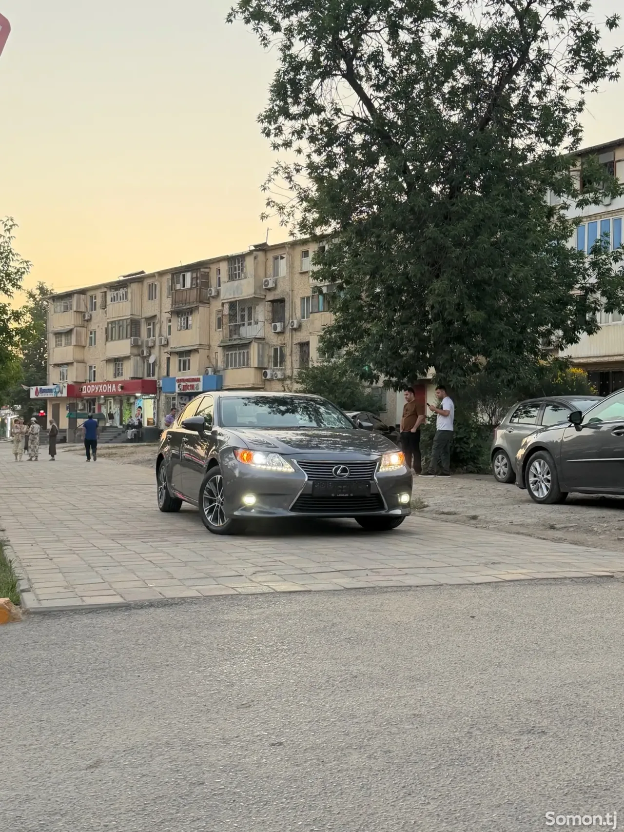 Lexus ES series 2014 · 3.0 AT