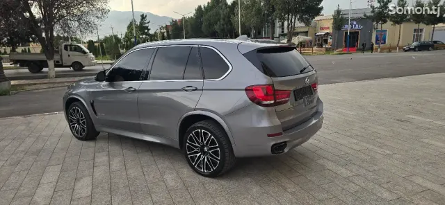 BMW X5 2015 · 3.0 AT