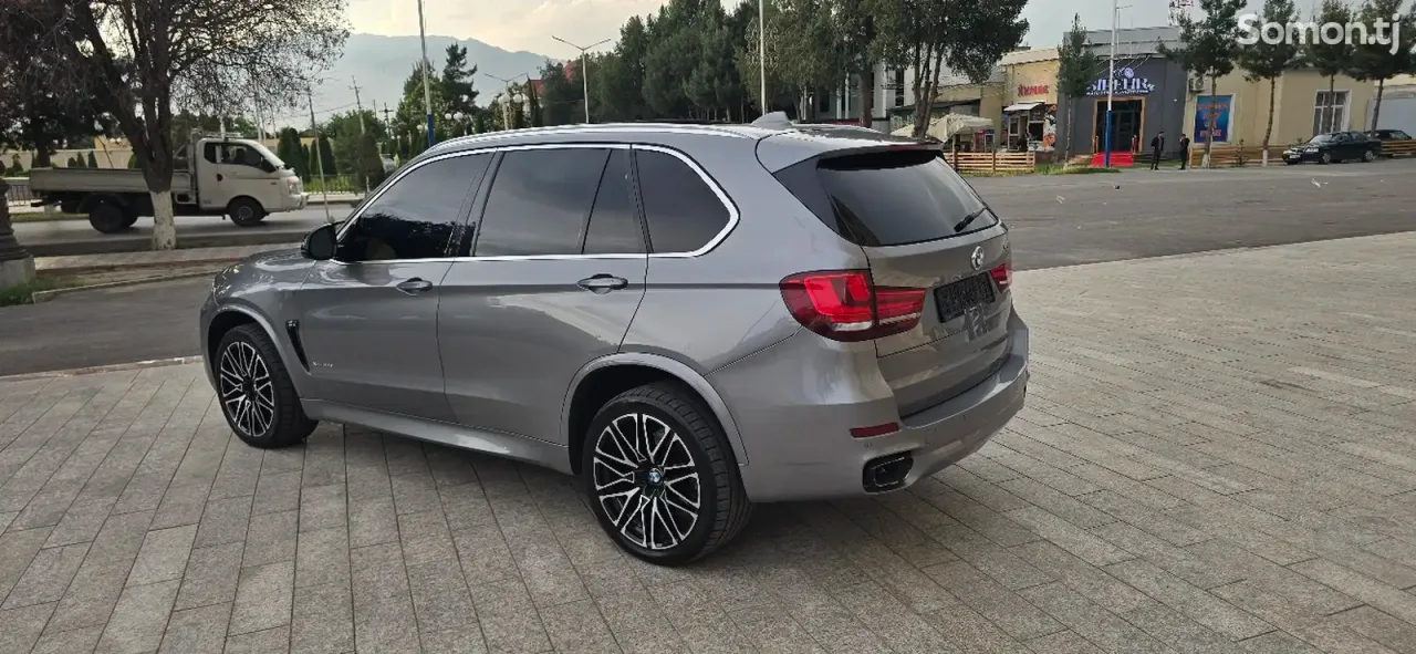 BMW X5 2015 · 3.0 AT