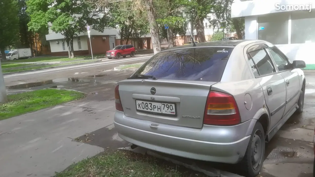 Opel Astra G 2001 · 1.6 AT