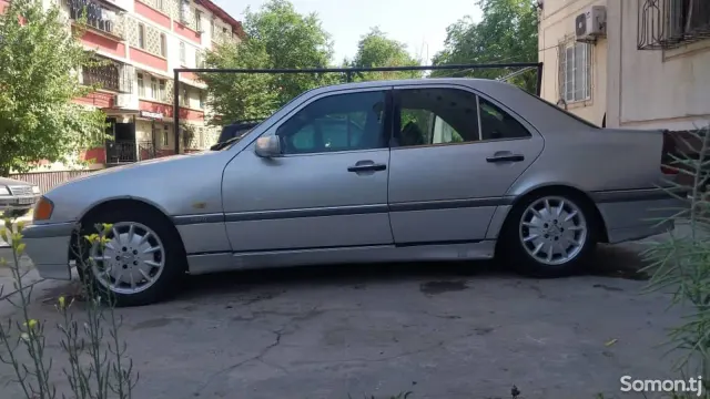 Mercedes-Benz C class 1995 · 1.8 MT