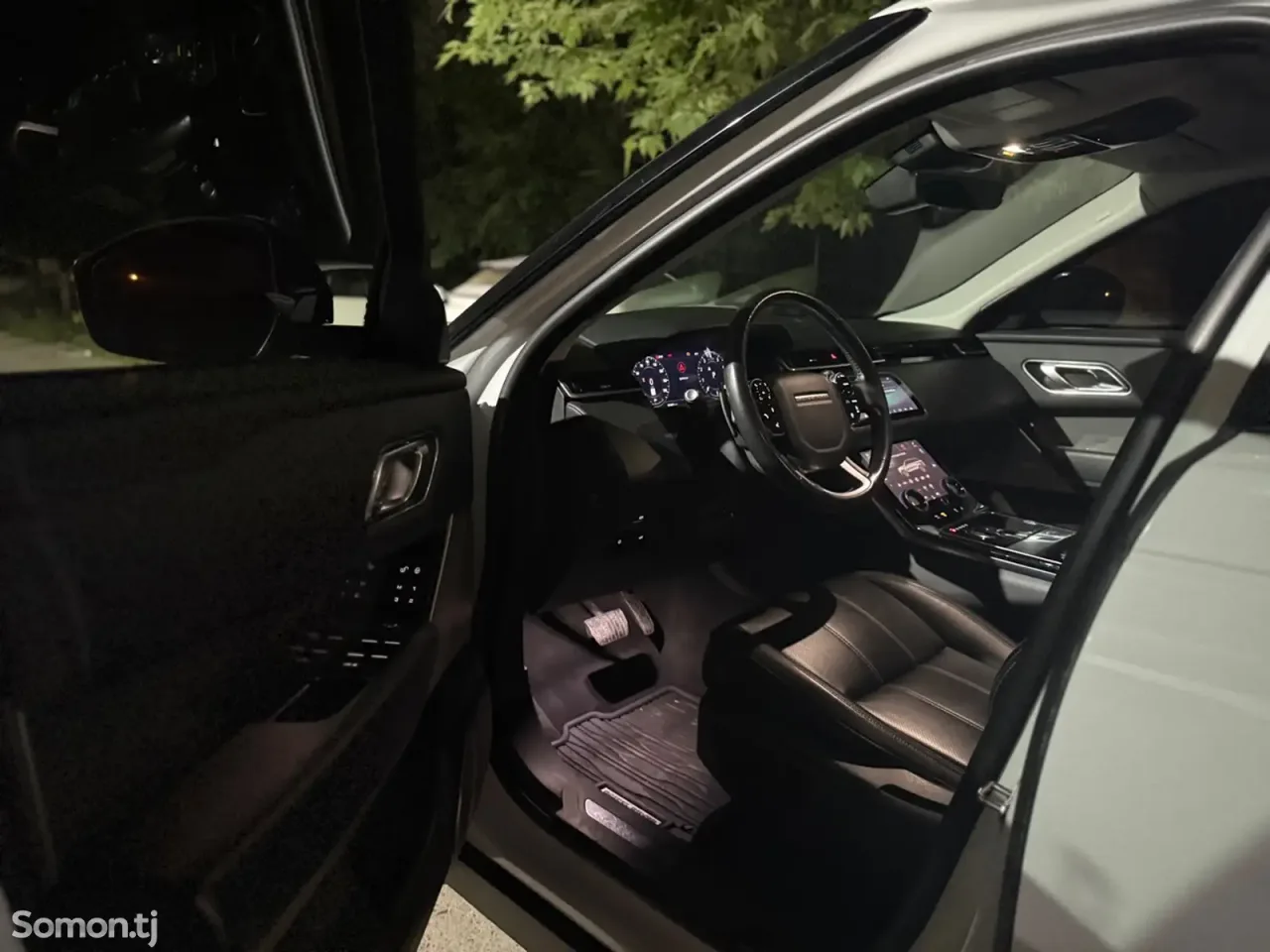 Land Rover Range Rover Velar 2018 · 2.0 AT