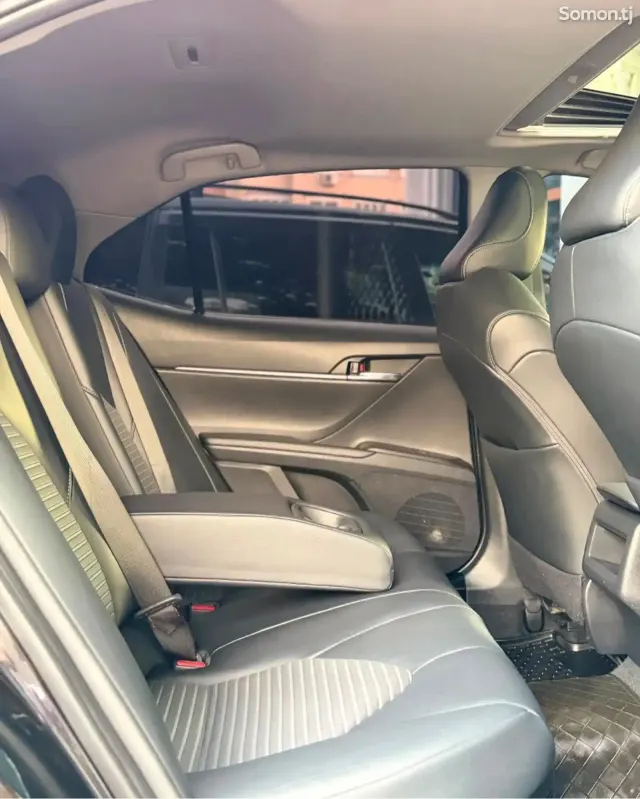 Toyota Camry 2021 · 2.5 AT