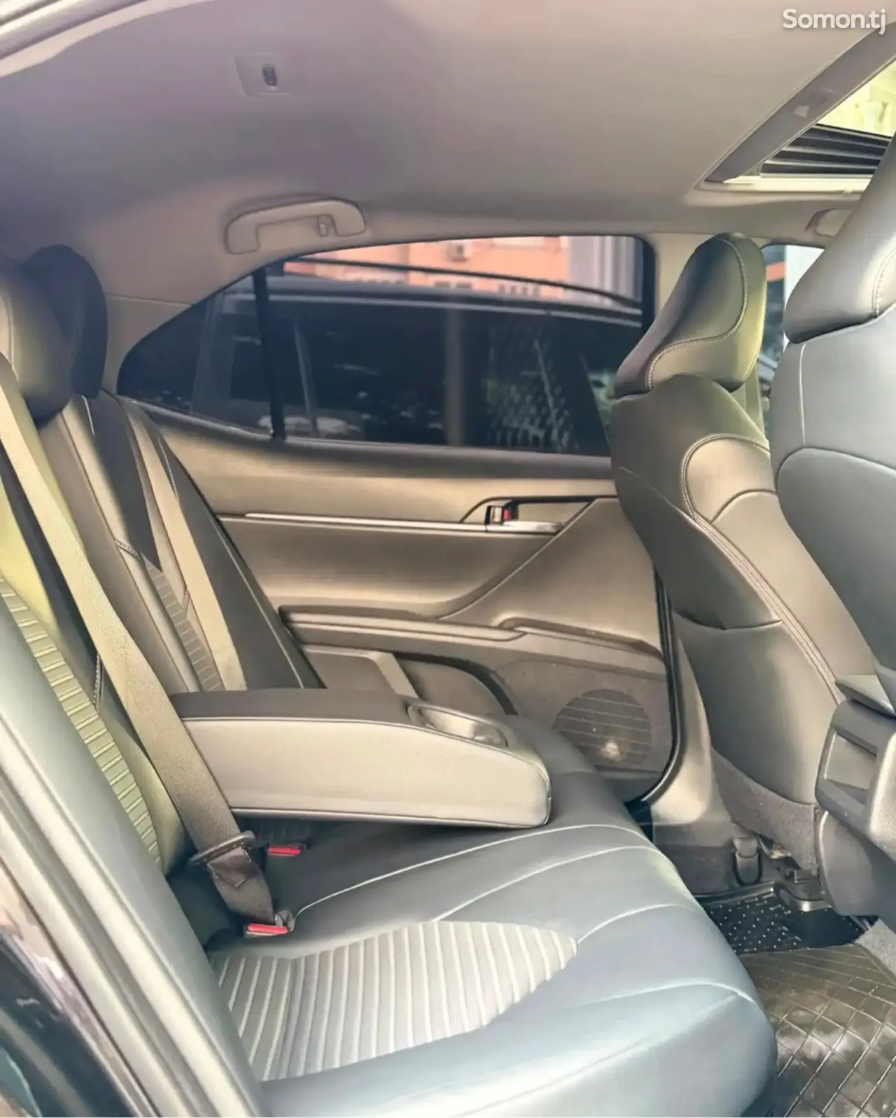 Toyota Camry 2021 · 2.5 AT