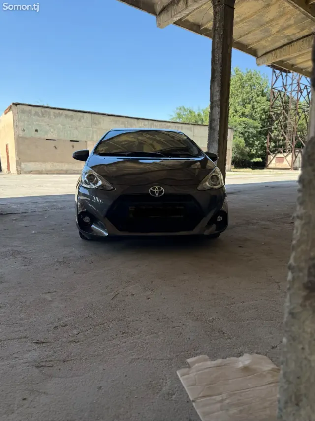 Toyota Aqua 2015 · 1.5 CVT