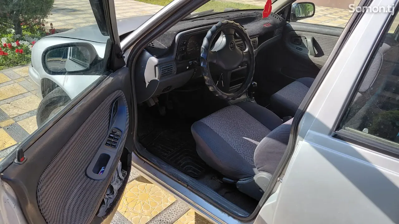 Daewoo Nexia 1995 · 1.6 MT